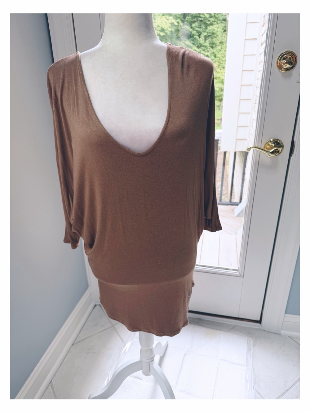 NWOT Stella and Jamie Relaxed Long Sleeve V-Neck Dolman Sleeve Top